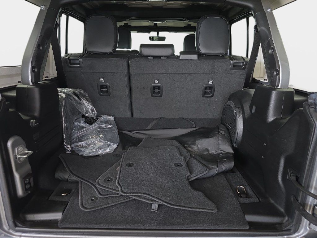 Used 2021 Jeep Wrangler Unlimited Sahara w/ Safety Group AWD/4WD image 29