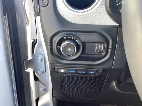 Used 2024 Jeep Wrangler Unlimited Sahara AWD/4WD image 20
