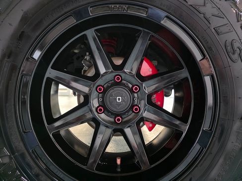 Used 2022 Ford Bronco Black Diamond image 18