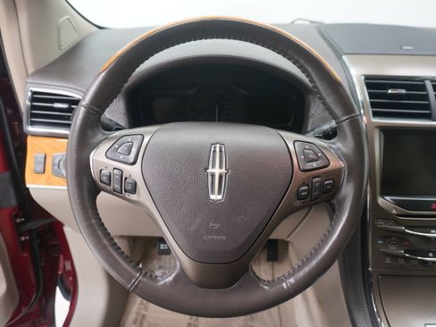 Used 2013 Lincoln MKX FWD image 14