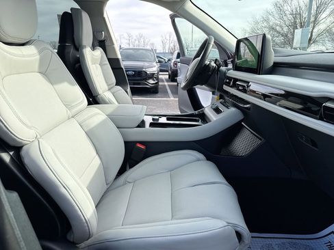 New 2026 Lincoln Aviator Reserve image 23