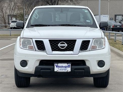 Used 2019 Nissan Frontier SV image 7