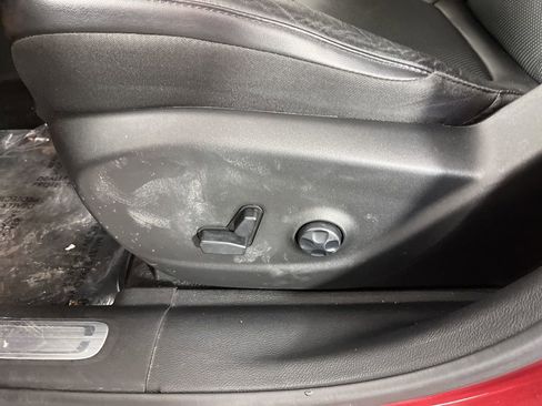 Used 2021 Jeep Cherokee Limited image 24