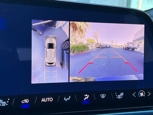 Used 2024 Chevrolet Equinox EV LT FWD image 28