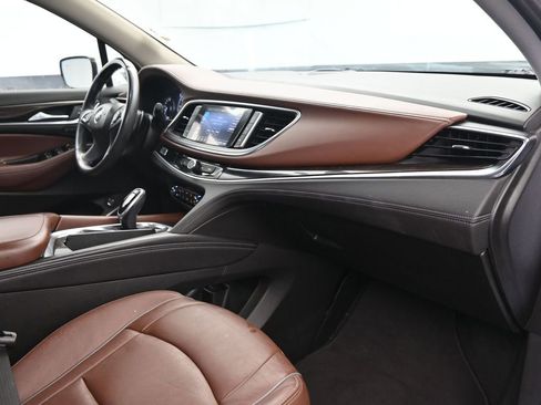 Used 2021 Buick Enclave Avenir w/ Avenir Technology Package image 16