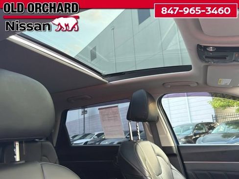 Used 2023 Kia Sorento SX AWD/4WD image 11