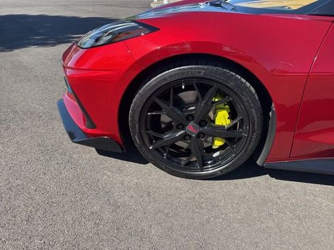 Used 2022 Chevrolet Corvette Stingray Premium Conv w/ Z51 Performance Package RWD image 17