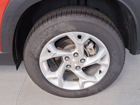 Used 2024 Chevrolet Trax LS w/ LS Convenience Package FWD image 30