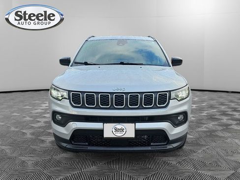 Certified 2025 Jeep Compass Latitude image 8