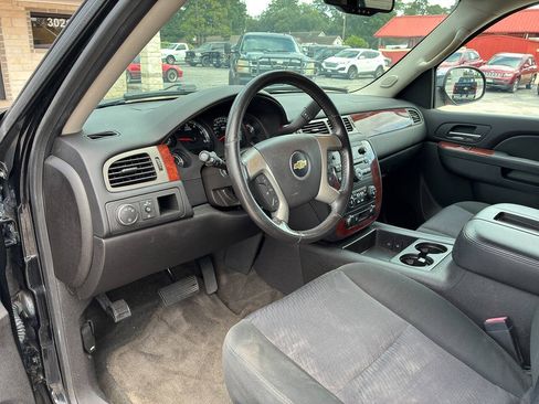 Used 2013 Chevrolet Suburban LS w/ Texas Edition RWD image 15