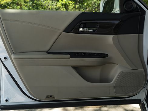 Used 2016 Honda Accord EX image 34