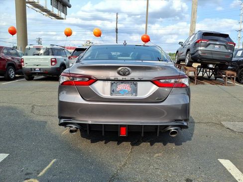 Used 2022 Toyota Camry LE image 5