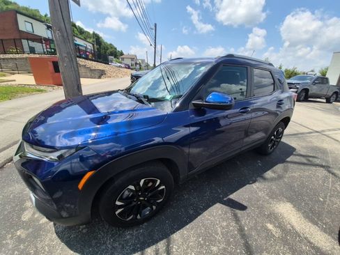 Used 2023 Chevrolet TrailBlazer LT w/ Convenience Package FWD image 4