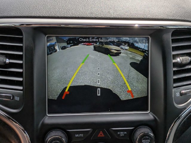Used 2018 Jeep Grand Cherokee Laredo RWD image 30