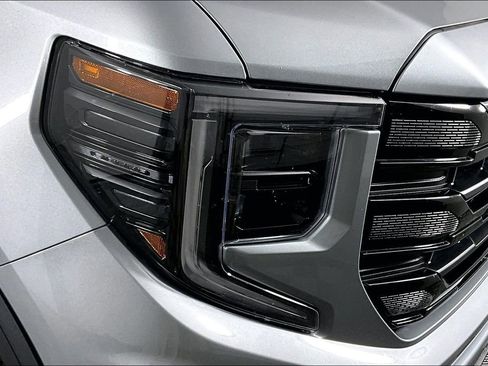 Used 2025 GMC Sierra 1500 Elevation AWD/4WD image 28