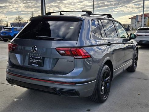 Used 2023 Volkswagen Tiguan SE R-Line image 41