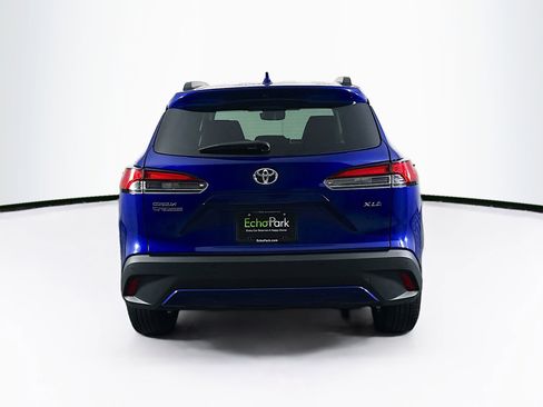 Used 2024 Toyota Corolla Cross XLE image 7