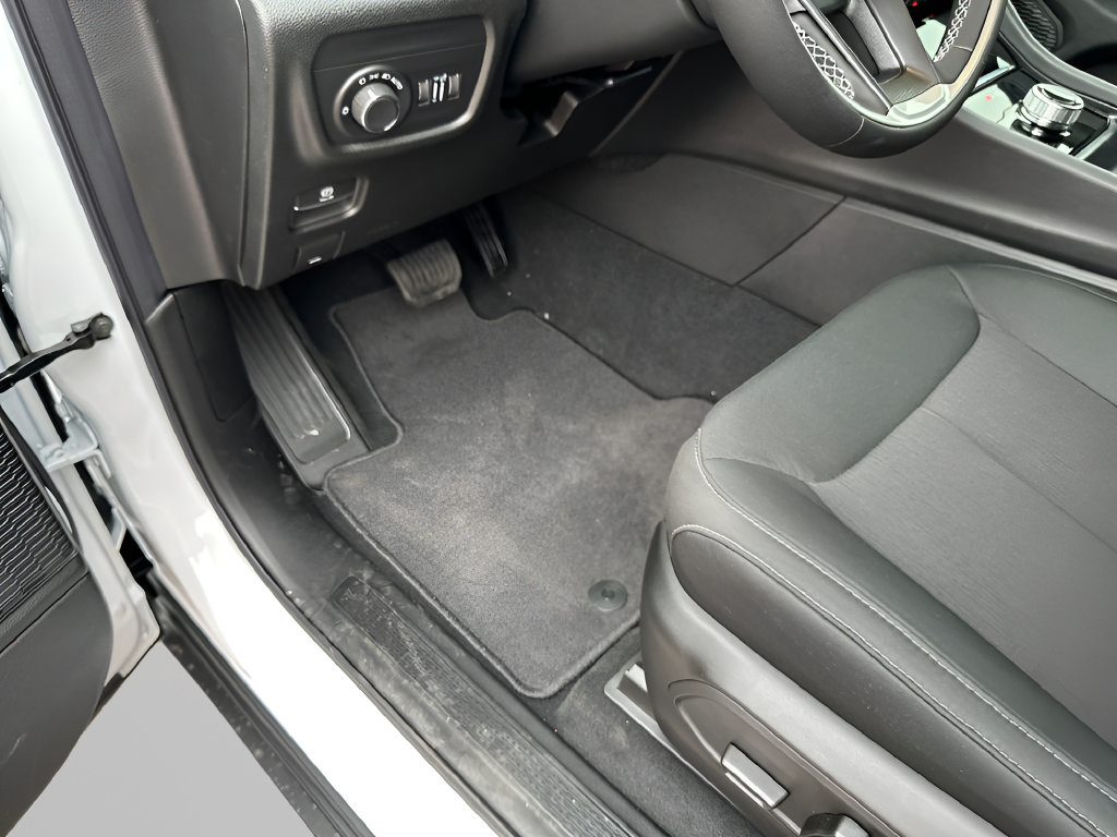 New 2026 Jeep Grand Cherokee Laredo RWD image 17