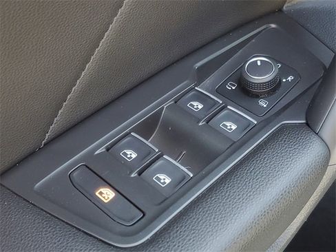 Used 2021 Volkswagen Tiguan SEL Premium R-Line image 11