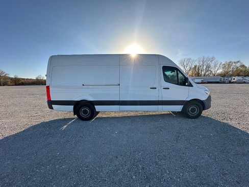 Used 2021 Mercedes-Benz Sprinter 2500 w/ Driver Convenience Package image 6