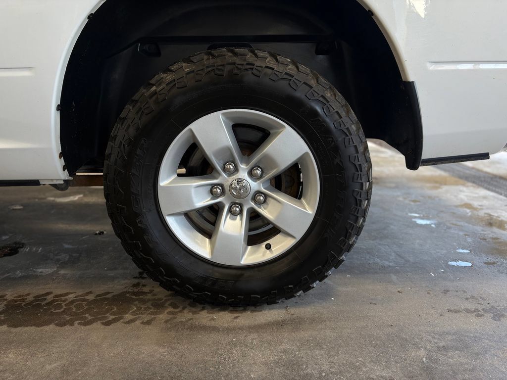 Used 2019 RAM 1500 ST w/ SXT Appearance Group AWD/4WD image 31
