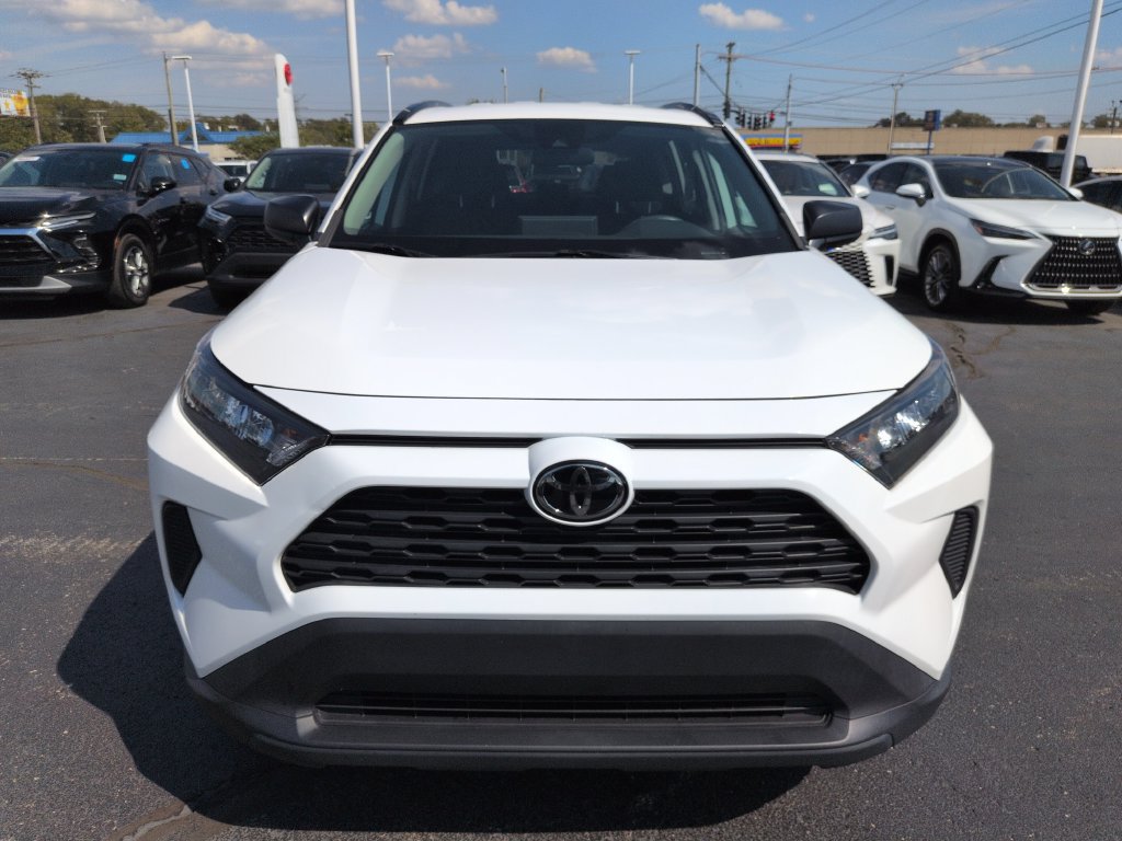 Used 2021 Toyota RAV4 LE AWD/4WD image 8