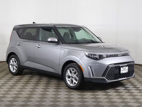 Used 2025 Kia Soul LX w/ LX Technology Package image 48