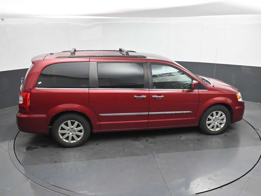 Used 2016 Chrysler Town & Country Touring w/ Driver Convenience Group FWD image 46
