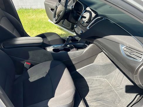 Used 2019 Chevrolet Malibu LT w/ Driver Confidence Package image 23