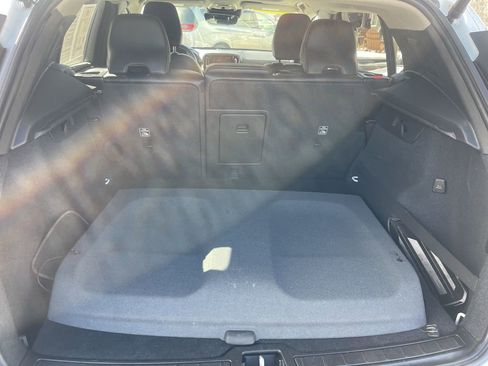 Used 2020 Volvo XC40 T5 Momentum image 23