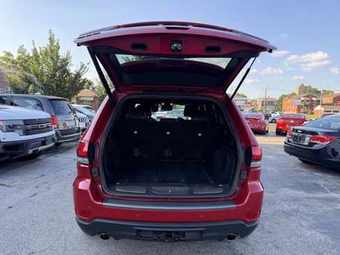 Used 2017 Jeep Grand Cherokee Trailhawk AWD/4WD image 9
