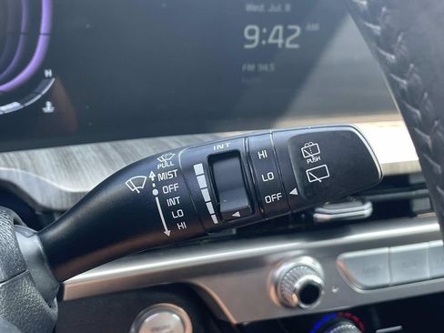 Used 2025 Kia Telluride EX w/ EX Captain's Chair Package FWD image 34
