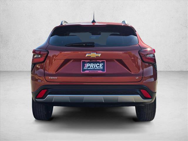 Used 2024 Chevrolet Trax LT w/ LT Convenience Package FWD image 4