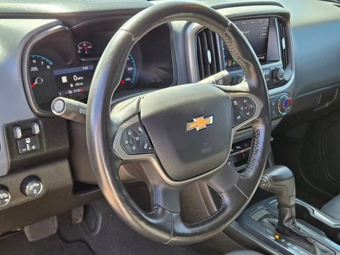 Used 2021 Chevrolet Colorado Z71 w/ Safety Package AWD/4WD image 9