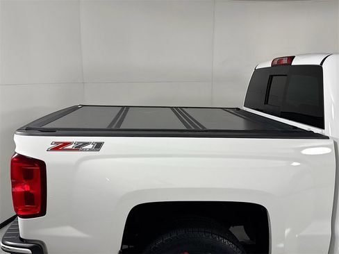 Used 2017 Chevrolet Silverado 1500 LTZ Z71 w/ Redline Edition image 10