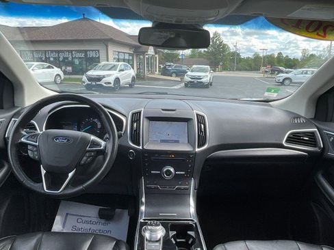 Used 2019 Ford Edge Titanium w/ Equipment Group 301A AWD/4WD image 17