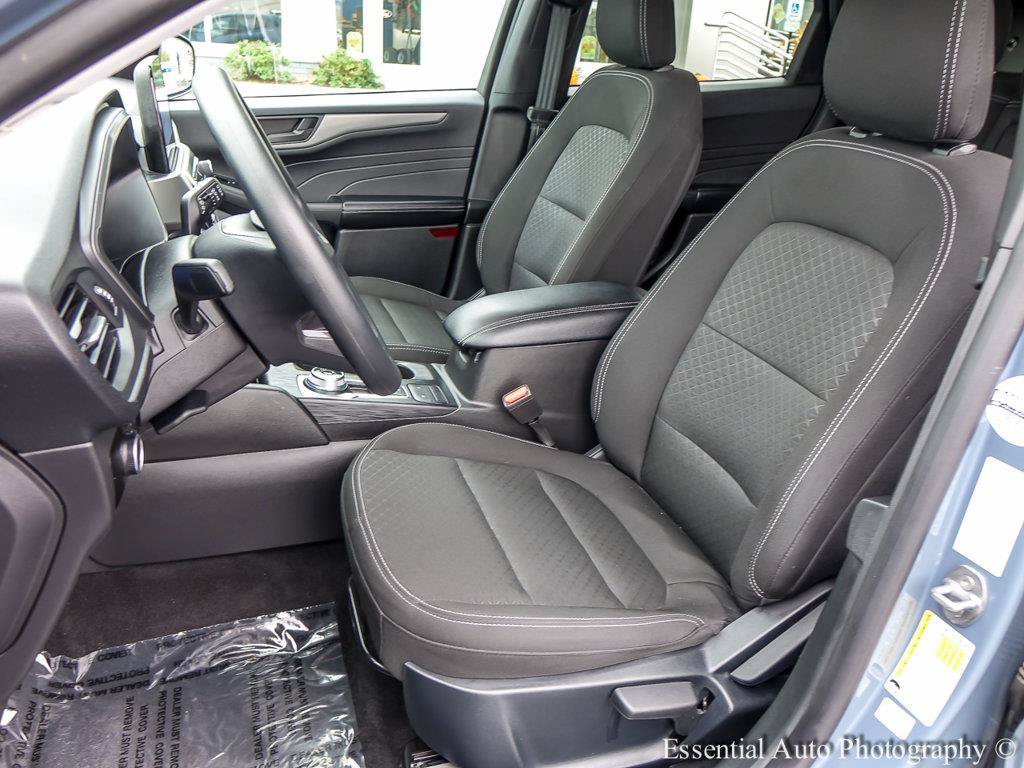 Used 2025 Ford Escape Active FWD image 11