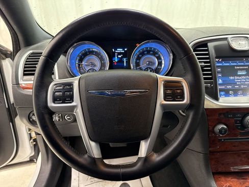 Used 2014 Chrysler 300 image 20