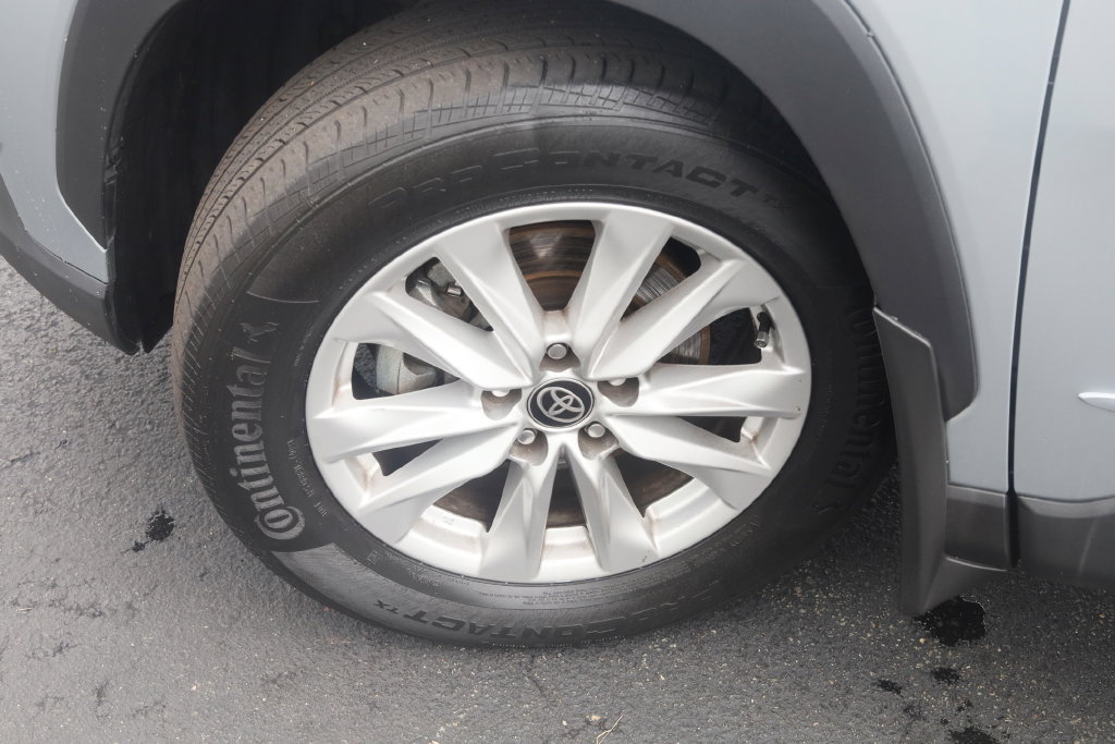 Certified 2024 Toyota Corolla Cross LE AWD/4WD image 25