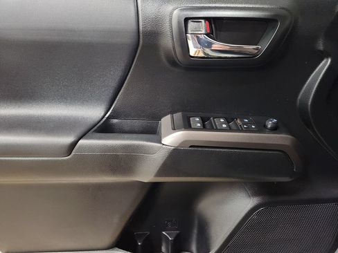 Used 2021 Toyota Tacoma TRD Sport w/ Technology Package RWD image 33