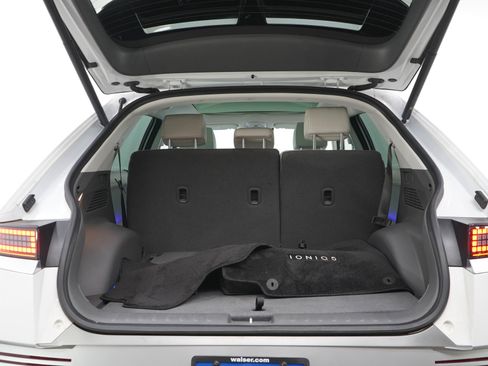 Certified 2024 Hyundai Ioniq 5 Limited AWD/4WD image 17