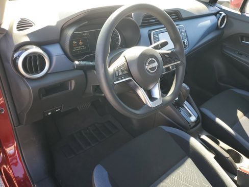 Used 2025 Nissan Versa SV image 12