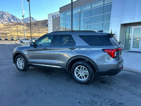 Certified 2025 Ford Explorer Active image 10