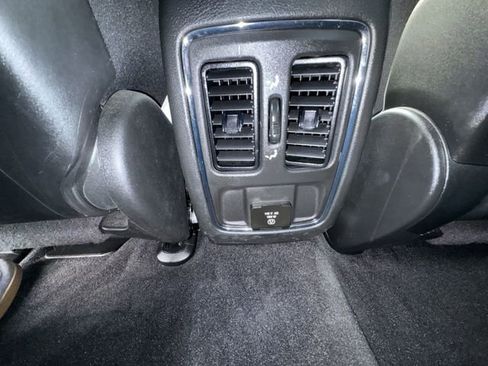 Used 2022 Jeep Grand Cherokee Laredo X image 35