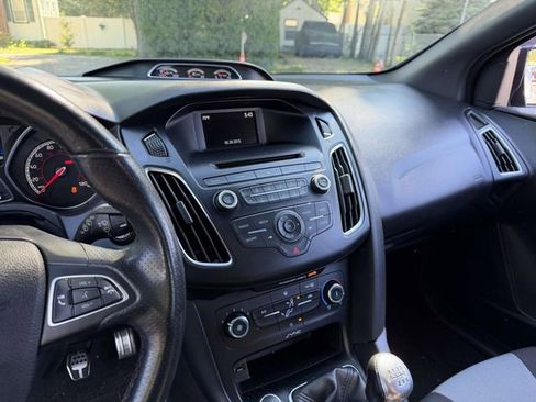 Used 2015 Ford Focus ST FWD image 25