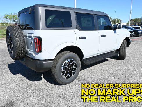 New 2026 Ford Bronco Outer Banks AWD/4WD image 3