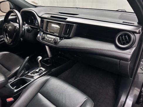 Used 2016 Toyota RAV4 SE image 17