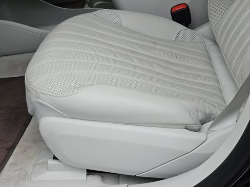 Used 2022 Mercedes-Benz EQS 450+ Sedan image 25