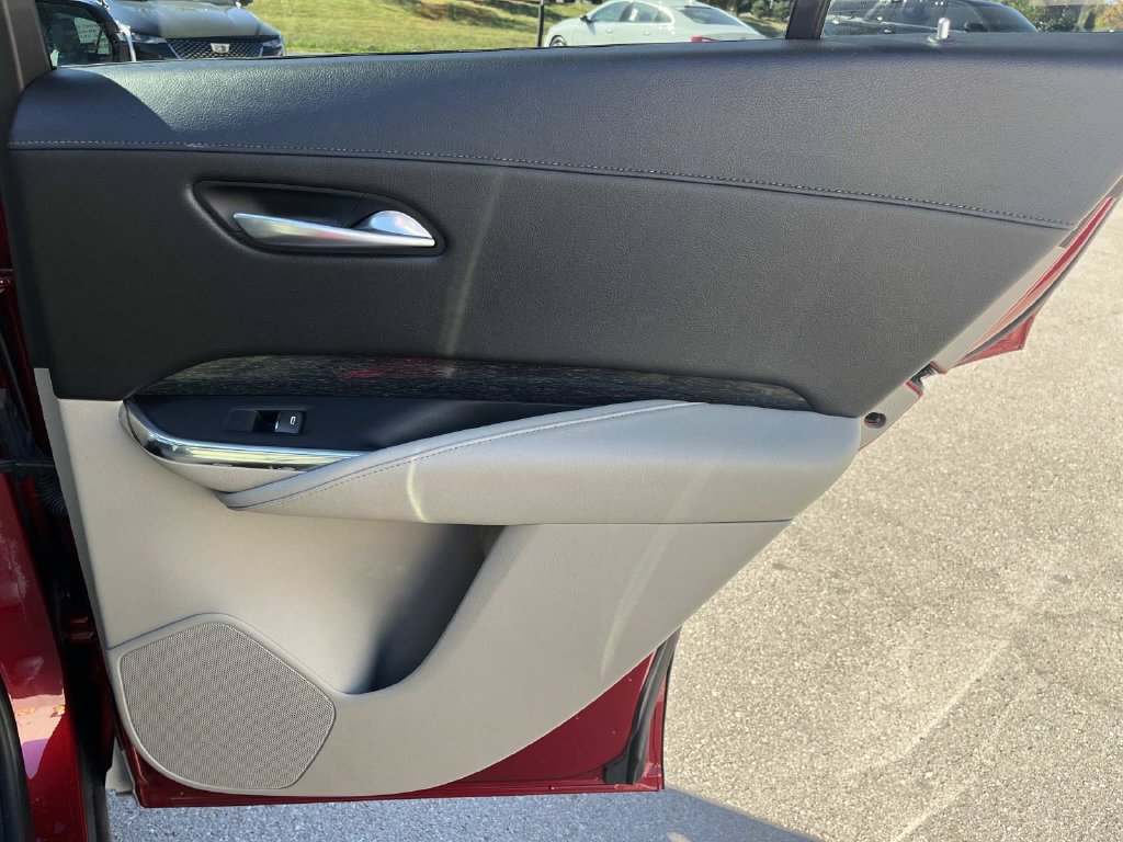 Used 2023 Cadillac XT4 Premium Luxury FWD image 22