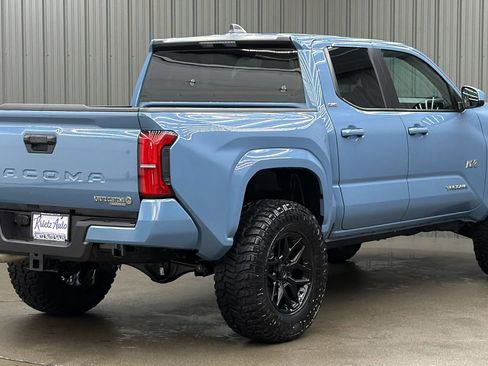 Used 2026 Toyota Tacoma SR5 AWD/4WD image 5